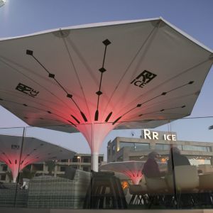 Parasol Estoril avec lumière rouge
